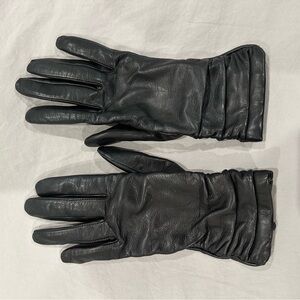 Elegant Black Leather Gloves with Cashmere Lining